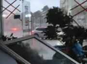 “剑鱼”成有气象观测以来影响三亚最严重台风：强风骤雨下的城市应对与挑战